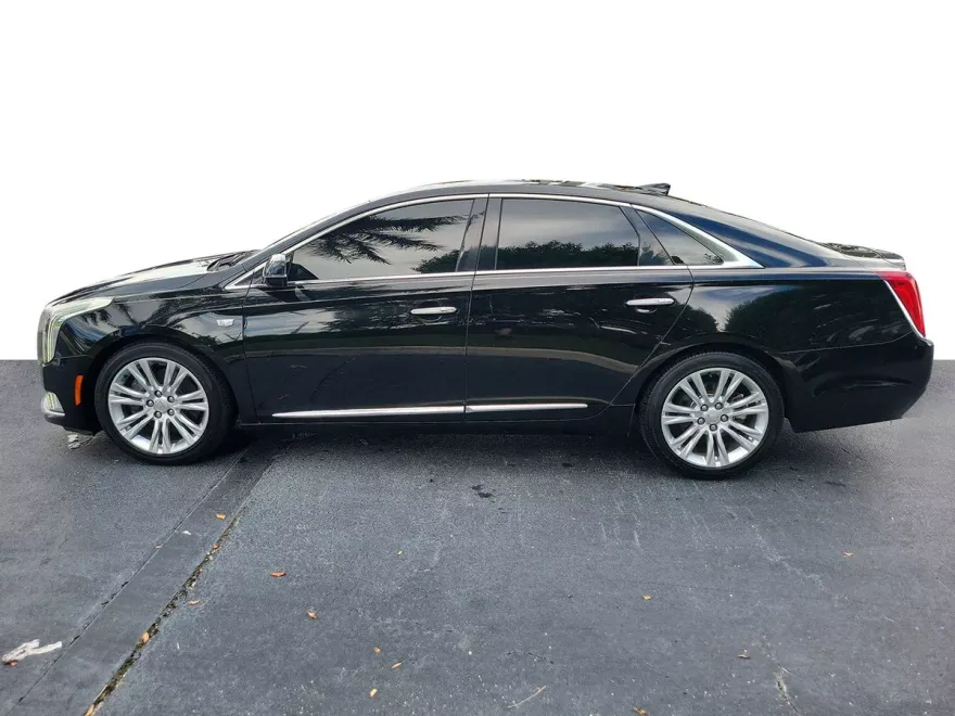2018 Cadillac XTS Luxury photo 1