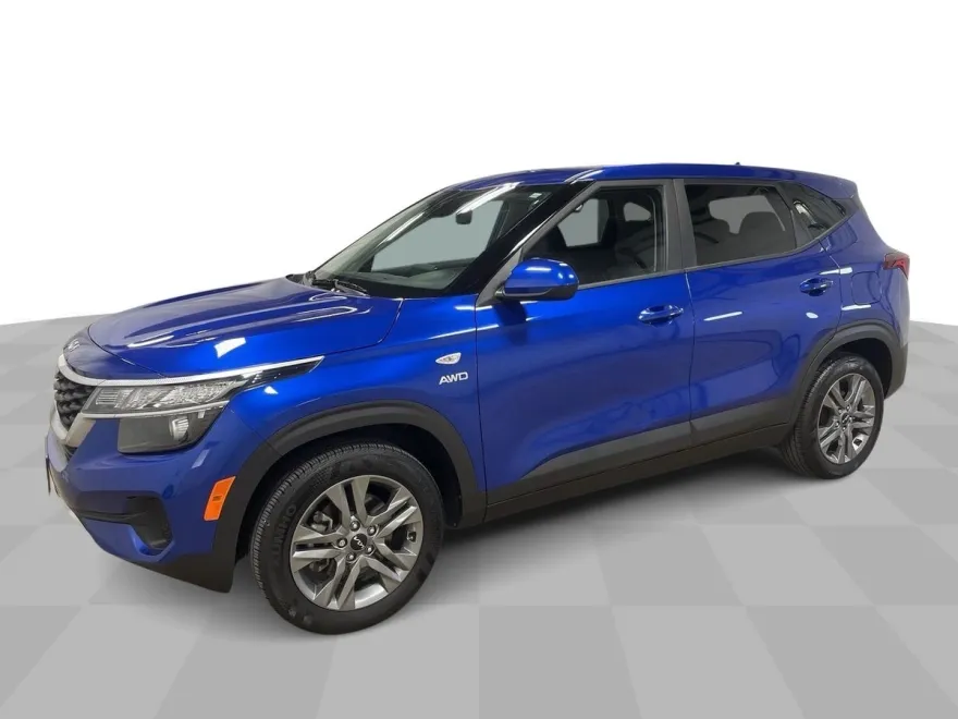 2023 Kia Seltos LX photo 1
