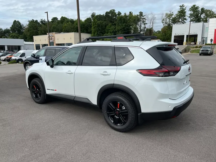 2026 Nissan Rogue SV photo 1