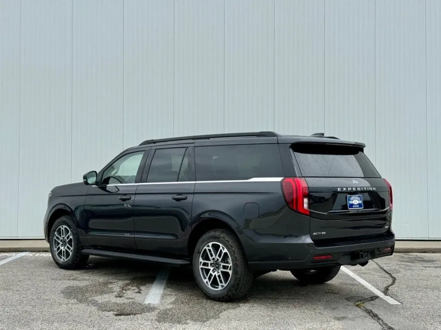 2025 Ford Expedition MAX photo 1