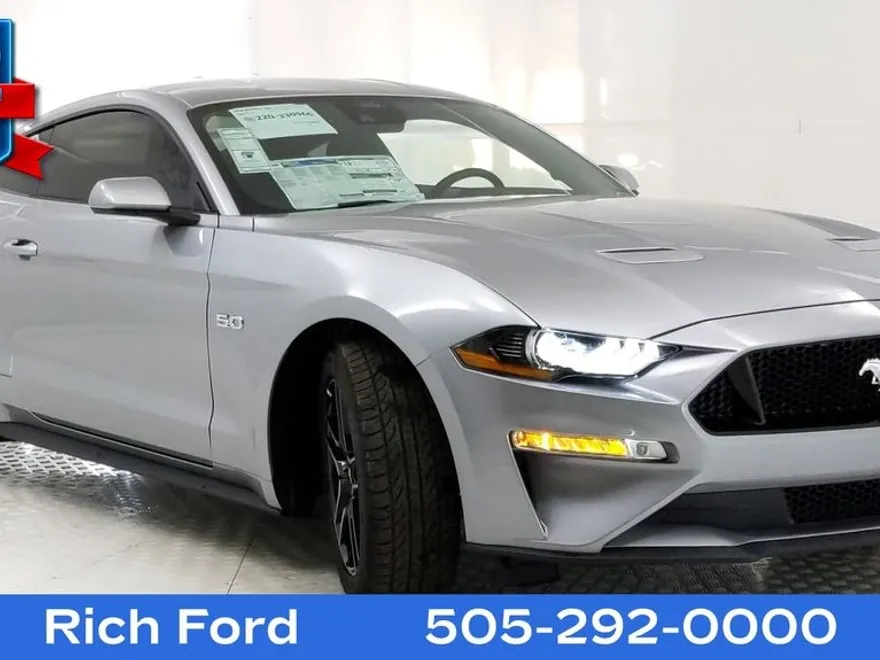 2022 Ford Mustang GT photo 1