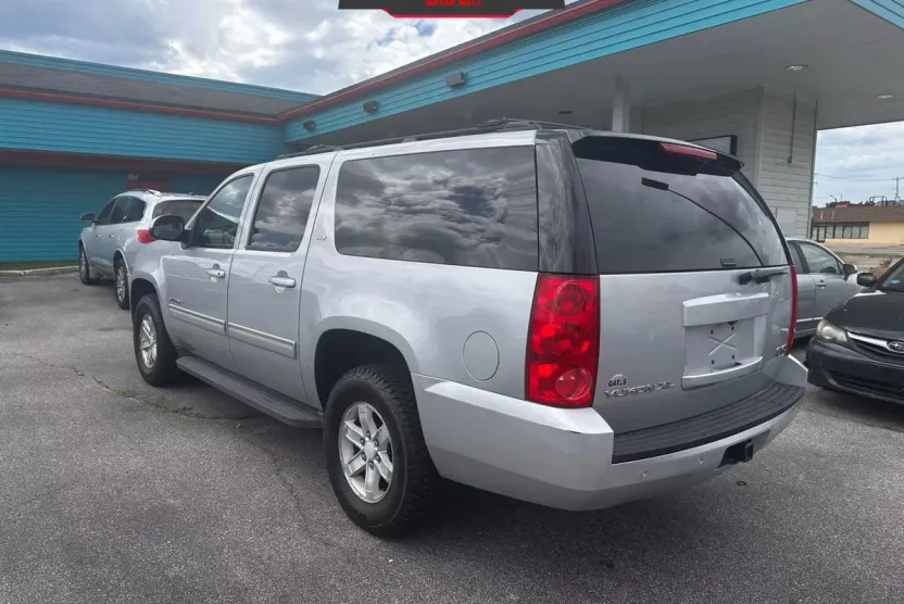 2013 Gmc Yukon XL 1500 SLT photo 1