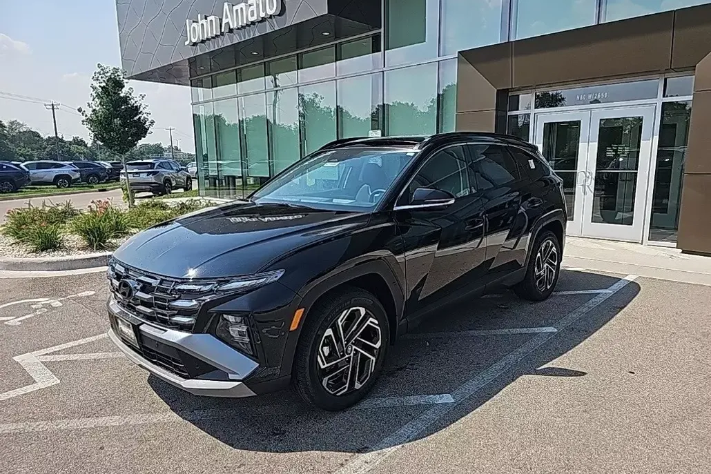 2025 Hyundai Tucson Limited photo 1