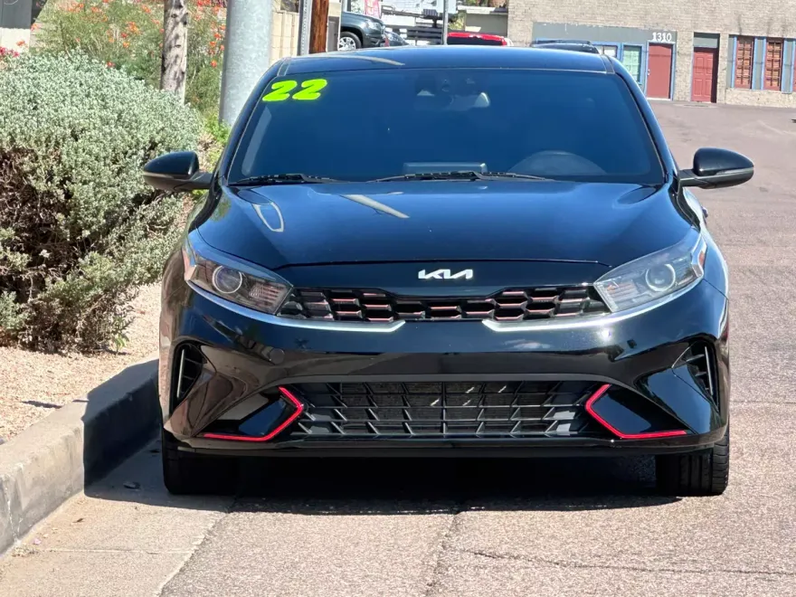 2022 Kia Forte GT-Line photo 1