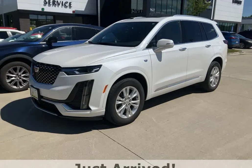 2023 Cadillac XT6 Luxury photo 1