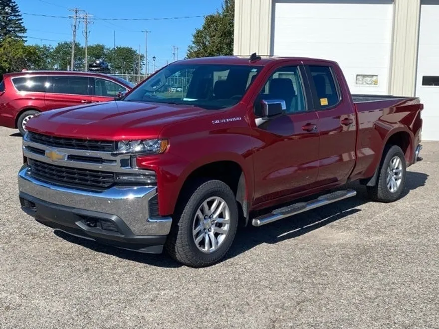 2019 Chevrolet Silverado 1500 LT photo 1