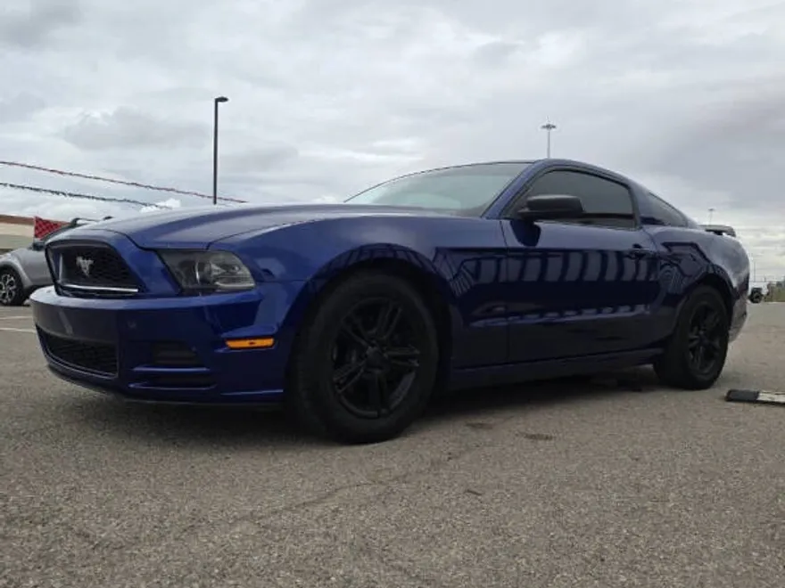 2013 Ford Mustang V6 photo 1