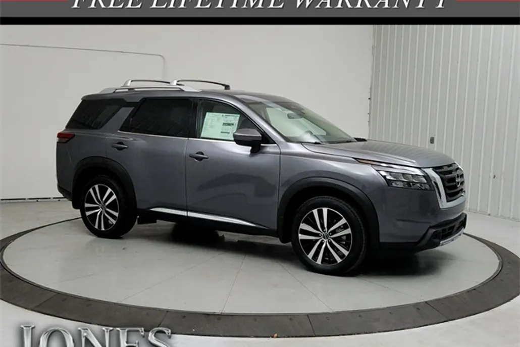 2025 Nissan Pathfinder Platinum photo 1