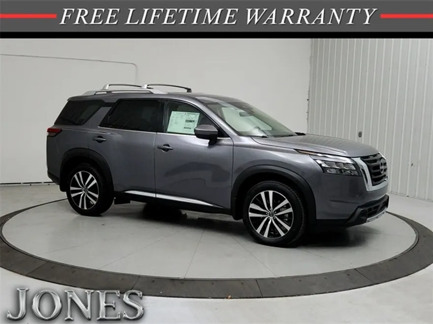 2025 Nissan Pathfinder Platinum photo 1