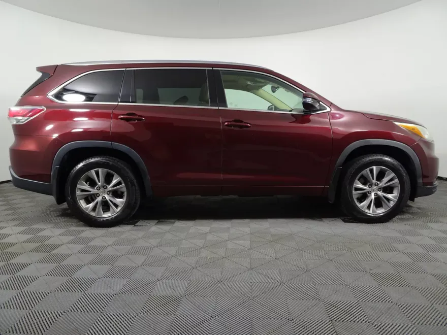 2015 Toyota Highlander XLE photo 1