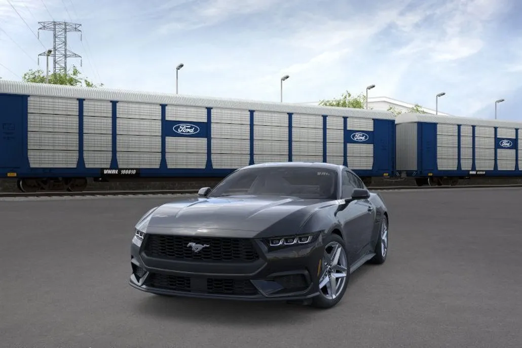 2025 Ford Mustang EcoBoost photo 1