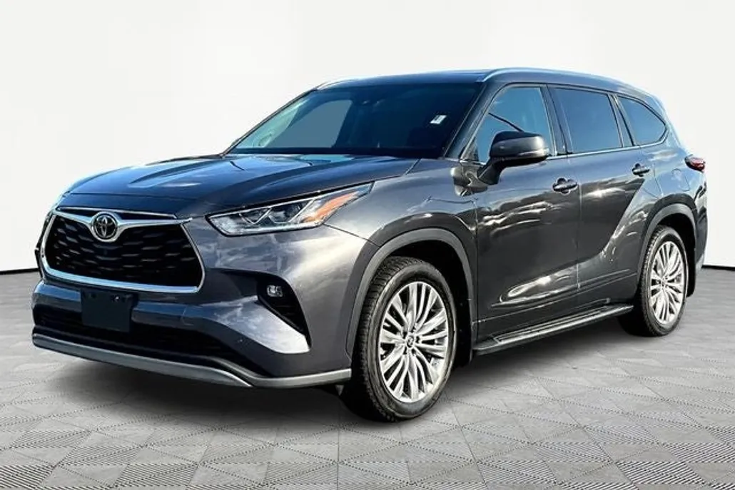 2022 Toyota Highlander Platinum Sport photo 1