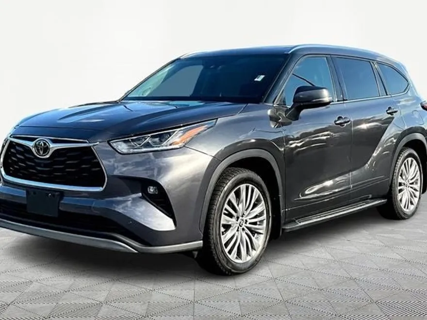 2022 Toyota Highlander Platinum Sport photo 1