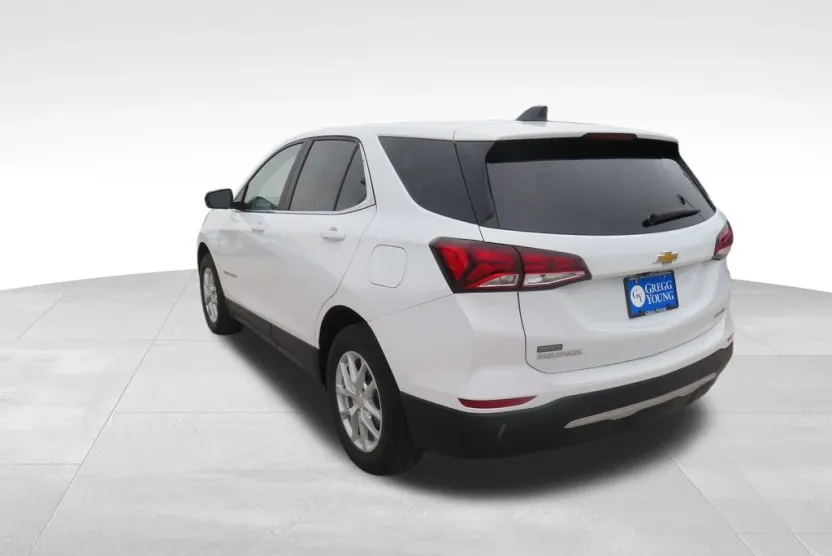 2023 Chevrolet Equinox LT photo 1