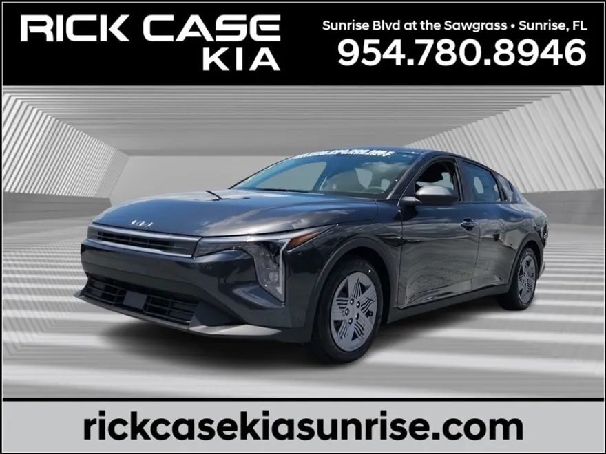 2025 Kia K4 LXS photo 1