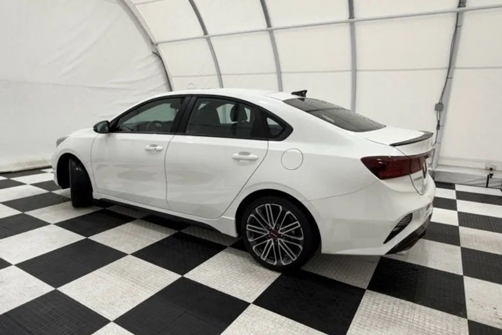 2023 Kia Forte GT photo 1