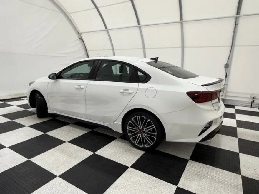 2023 Kia Forte GT photo 1