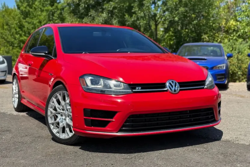 2016 Volkswagen Golf R photo 1