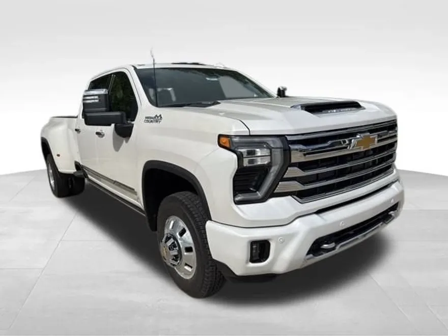 2025 Chevrolet Silverado 3500HD High Country photo 1