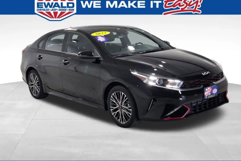 2023 Kia Forte GT-Line photo 1
