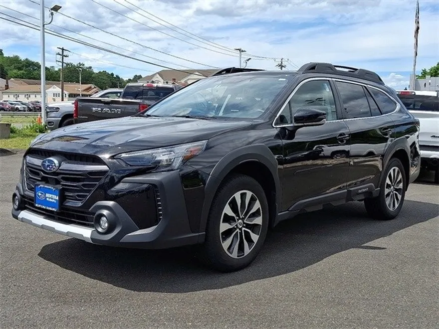 2023 Subaru Outback Limited photo 1