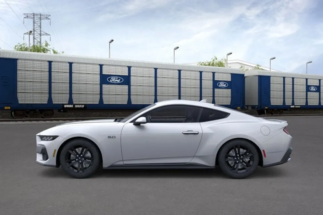 2025 Ford Mustang GT photo 1