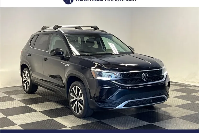 2022 Volkswagen Taos SE photo 1
