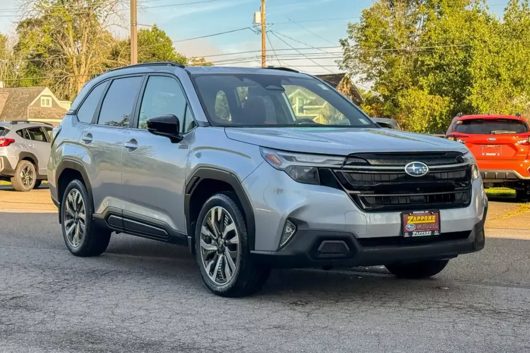 2025 Subaru Forester Touring photo 1