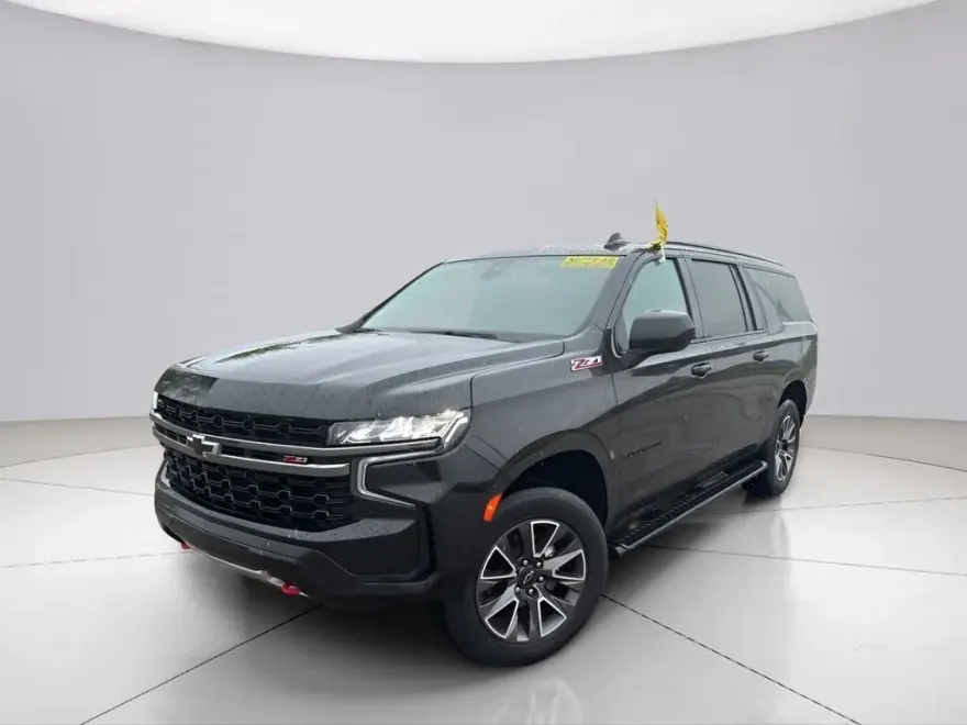 2022 Chevrolet Suburban Z71 photo 1
