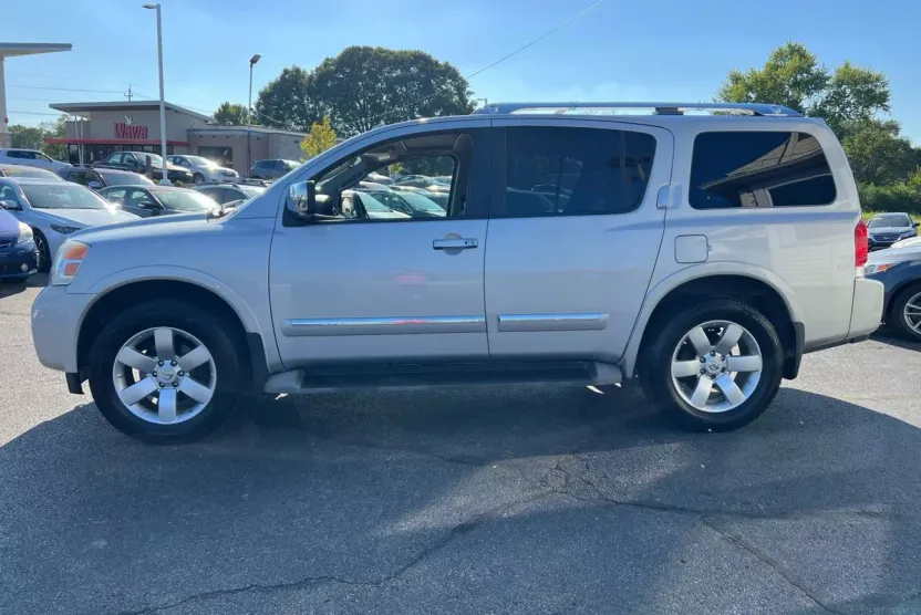 2012 Nissan Armada SL photo 1