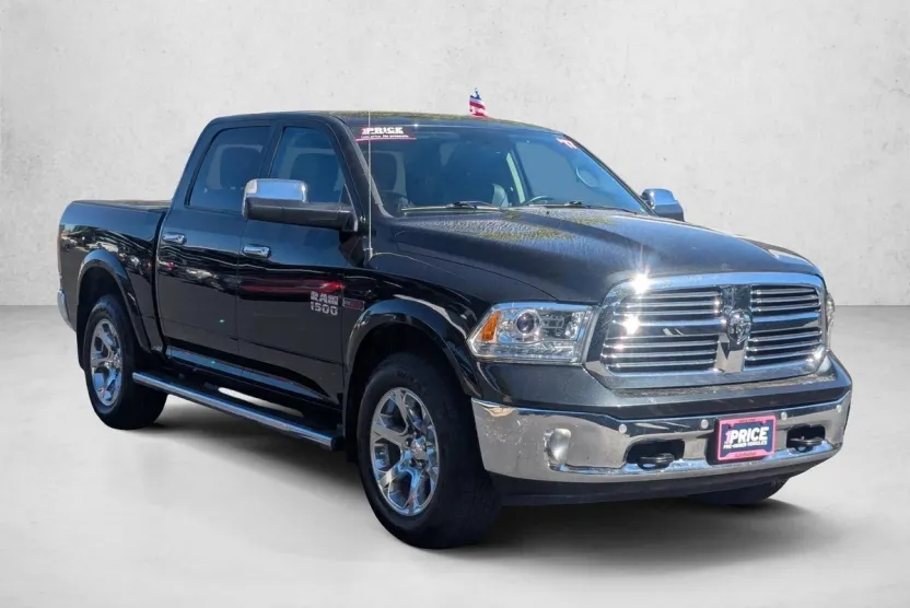 2017 Ram 1500 Laramie photo 1