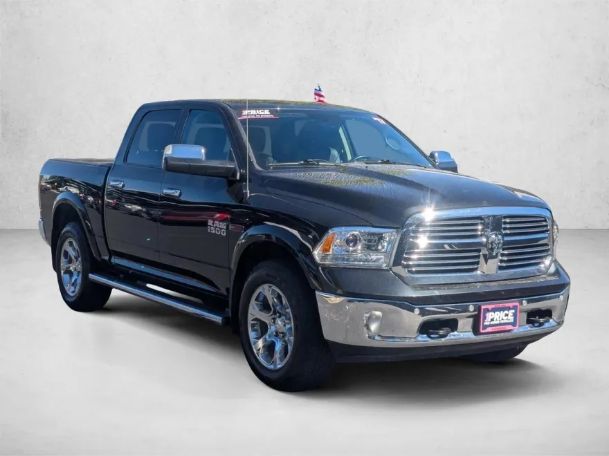 2017 Ram 1500 Laramie photo 1