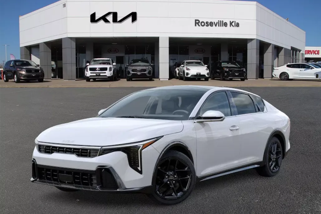 2025 Kia K4 GT-Line Turbo photo 1