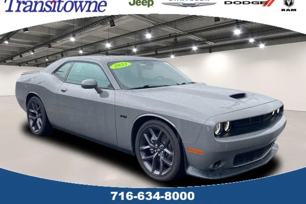 2023 Dodge Challenger R/T photo 1