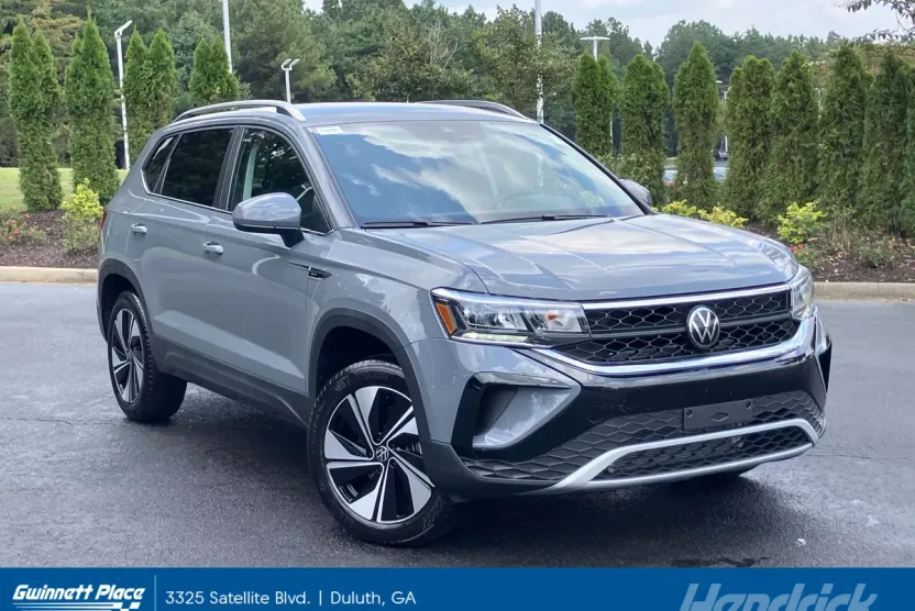 2024 Volkswagen Taos SE photo 1