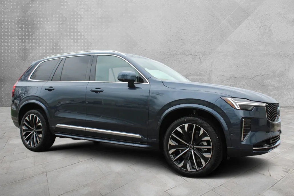 2025 Volvo XC90 Plus photo 1