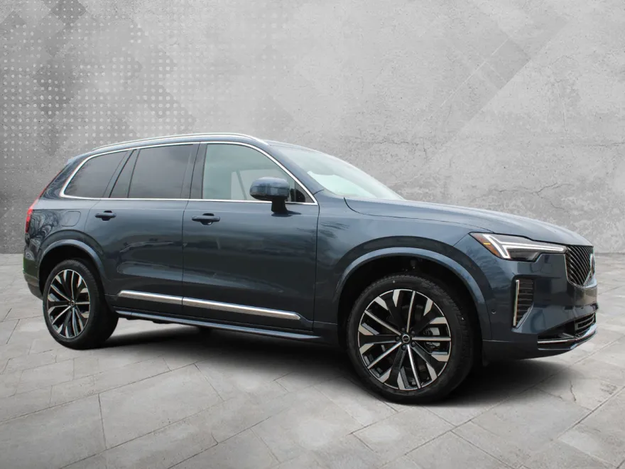 2025 Volvo XC90 Plus photo 1