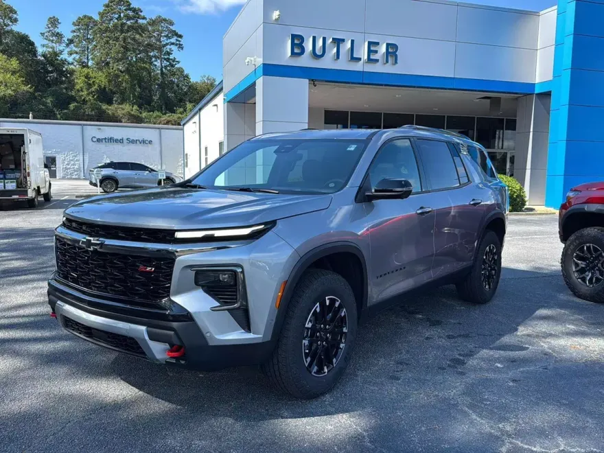 2026 Chevrolet Traverse Z71 photo 1