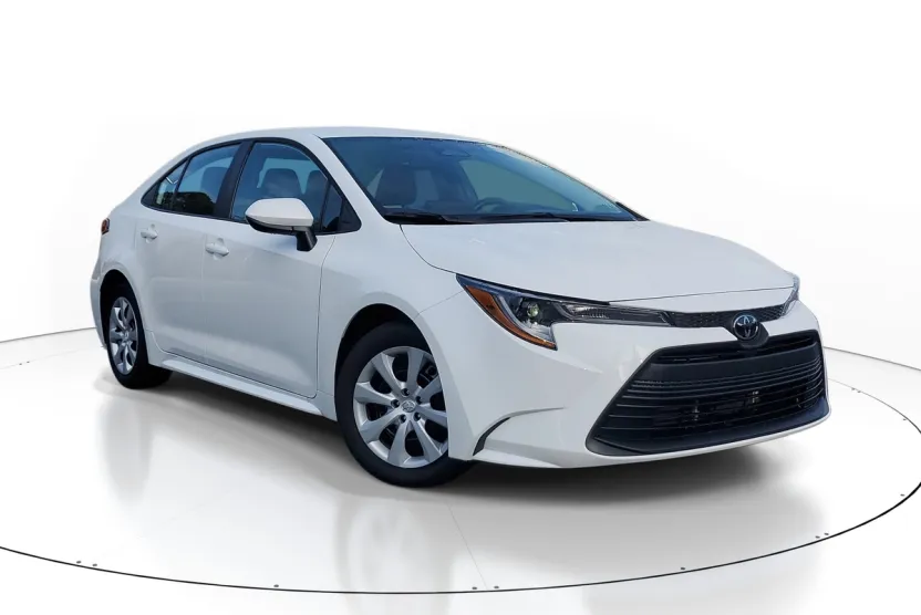 2025 Toyota Corolla LE photo 1