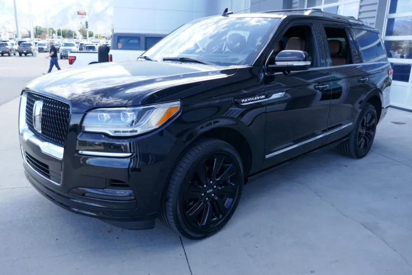 2023 Lincoln Navigator Reserve photo 1