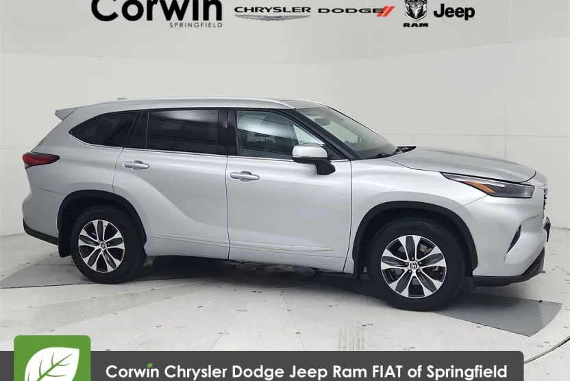2022 Toyota Highlander XLE photo 1