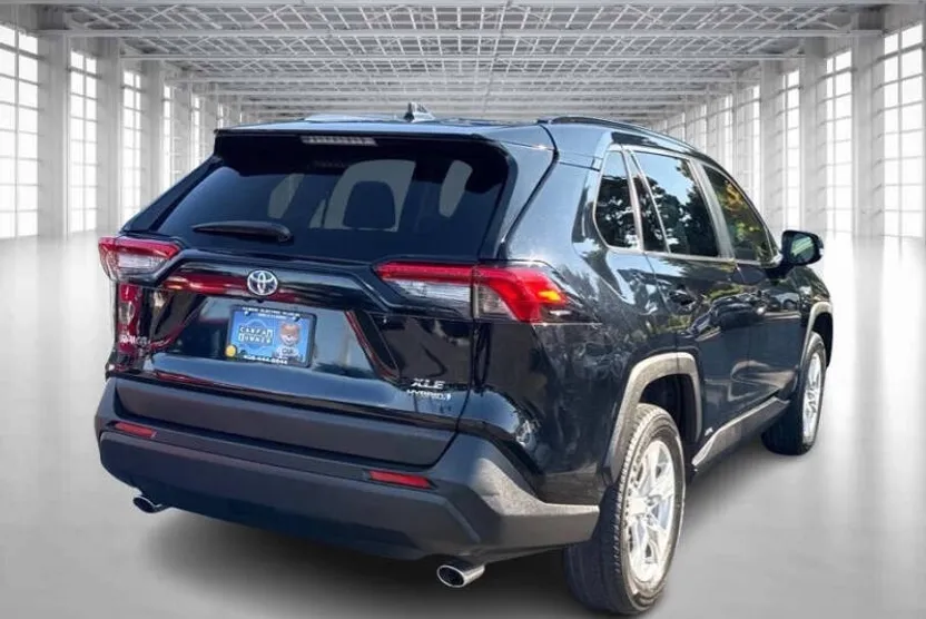 2020 Toyota RAV4 Hybrid XLE photo 1