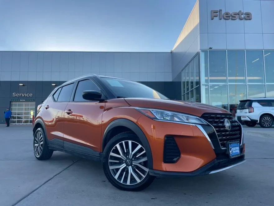 2023 Nissan Kicks SV photo 1