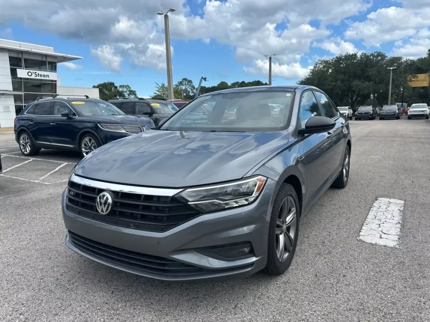 2019 Volkswagen Jetta 1.4T R-Line photo 1