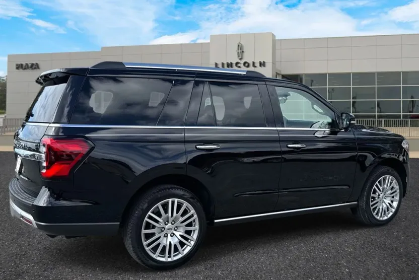 2024 Ford Expedition Limited photo 1