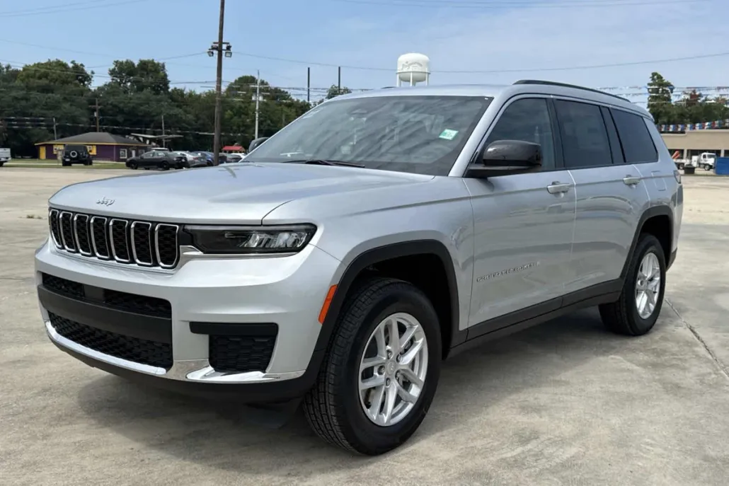 2025 Jeep Grand Cherokee Laredo X photo 1