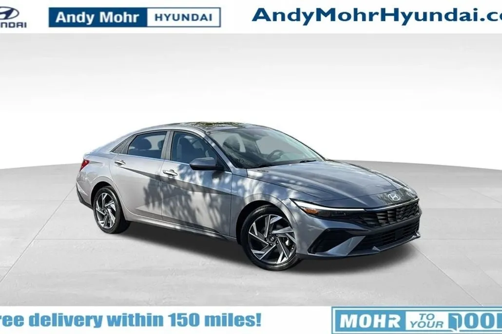 2024 Hyundai Elantra SEL Convenience photo 1