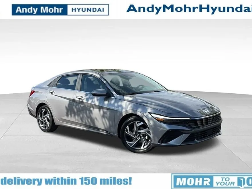 2024 Hyundai Elantra SEL Convenience photo 1