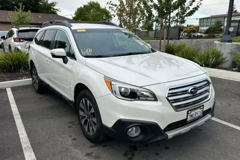 2015 Subaru Outback 2.5i photo 1