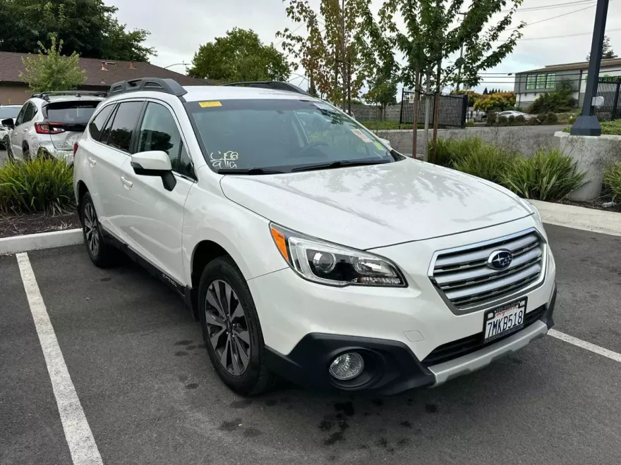 2015 Subaru Outback 2.5i photo 1